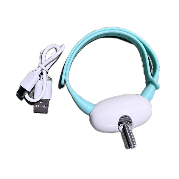 Automatic cat toy with laser and USB charging cable for active play and stimulation.